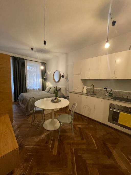 Cute Apartment Perfect For Business And Travel. Varsovia Exterior foto